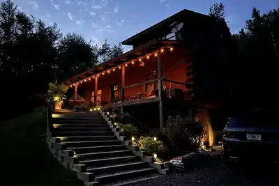 Image de * Doit Voir * Log Cabin privé et vue imprenable sur la montagne 2 miles à Ellicottville! !