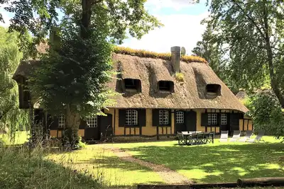 Image de Le Gite de l'Aselle, Authentique chaumière normande entre Seine et  Bray