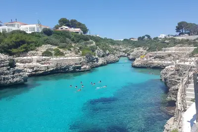 Image de Villa à 200 m de la plage et des commerces, piscine privée, climatisation, Wifi