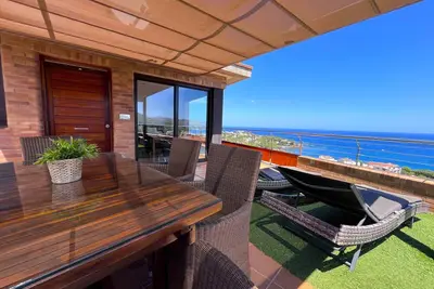 Image de Penthouse avec magnifique vue sur la mer, piscine privée, grande terrasse.