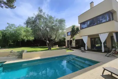 Image de Villa Jardines Piscine-10 minutes Séville Centre-Wifi gratuit-Climatisation