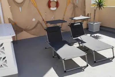 Appartement avec vue sur la mer situé à 100 mètres de la mer.