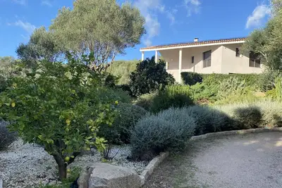 Image de Villa de standing moderne et familiale avec piscine à 10 minutes des plages