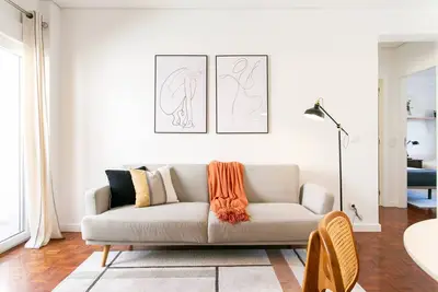 Image de Balcon ensoleillé | Vue sur la rivière | Centre historique ☀☀☀