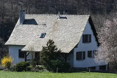 Image de Grand gîte rural  dans maison individuelle pour 10 à 12 personnes à Salmiech