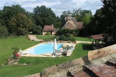 Image de En Périgord noir, Gîte authentique dans hameau privé du XVIIIe avec piscine