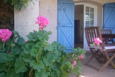 Image de Beau rez-de-jardin avec jardin privatif, terrasse, Wifi, très calme