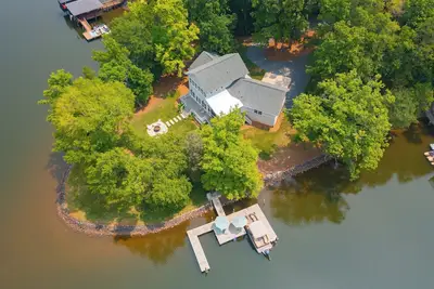 Image de Nouveau Cottage confortable sur le lac Wylie