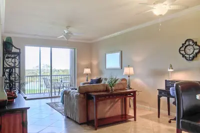 Image de Condo haut de gamme dans une communauté fermée par un club de golf