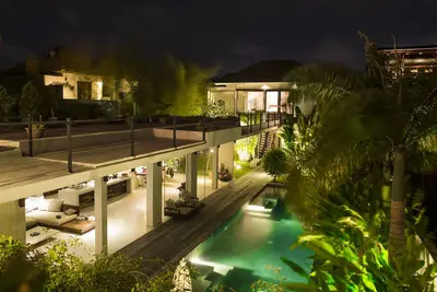 Image de Superbe villa 5br à aire ouverte située au calme, à quelques minutes de la plage!