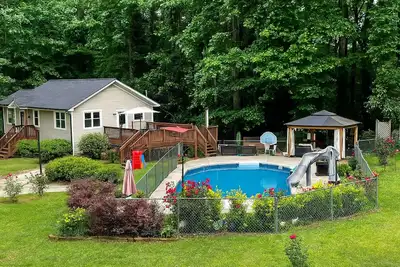 Image de Hideaway Ranch Pool Home À Atlanta