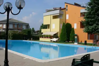 Image de Appartement Garden Ville, appartement de deux pièces dans résidence avec piscine et jardin