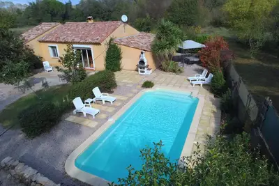Image de Belle Villa - Piscine Chauffee - Canoës privés - Riviere De Baignade - Babyfoot