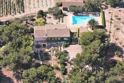 Image de Le Mas Des Vignes, un jardin d'Eden près de la mer, piscine chauffée, parc