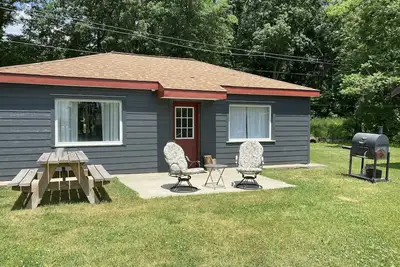 Image de Jazz Cottage - Cottages au bord du lac sur un lac semi-privé, plage, bateaux, Fun!