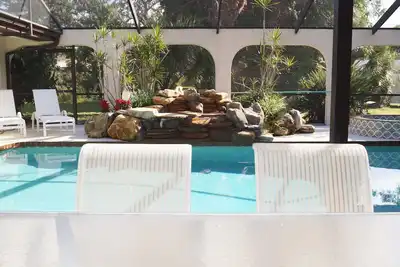 Image de Beach-House, superbe piscine avec cascade naturelle et jacuzzi, Wi-Fi