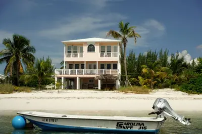 Image de Oceanfront de luxe avec bain à remous - Bateau, kayaks, paddleboards inclus -Paradise!