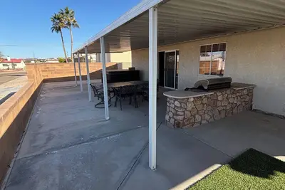 Image de Maison récemment rénovée avec vue sur le lac