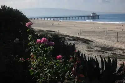 Image de À quelques pas de la plage - 1 porte du Pacifique!