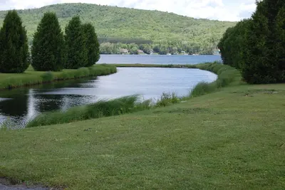 Image de Si Vous Aimez PRIVÉ Et SECLUDÉ, Consultez! (Venez profiter du feuillage cet automne)