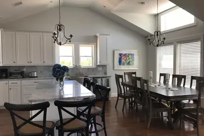 Image de Vacation Oasis in Lbi Brand New: 6 chambres et piscine chauffée à quelques pas de la plage