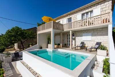 Maison de vacances entière \"Vallis\" avec piscine et vue mer