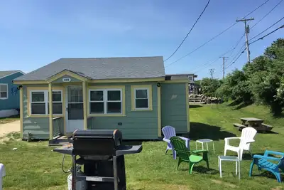 Image de 2 Br East Matunuck cottage à 7 min à pied de la plage, à quelques pas de Salt Pond