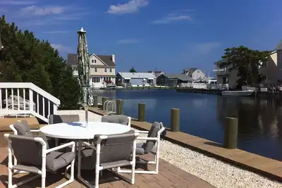Image de Bateau et Plage Delight! Seashore Accueil pacifique sur l'île de la lagune!