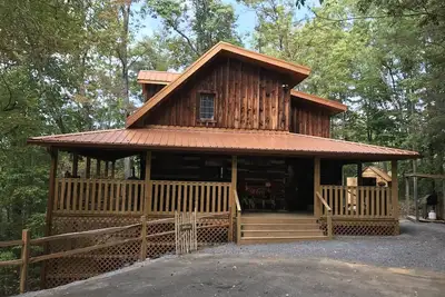 Image de Gatlinburg Authentique, Tn Log Cabin \"Good Time Lodge\"