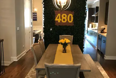 Image de Condo de luxe à Wrigleyville à quelques pas de Wrigley