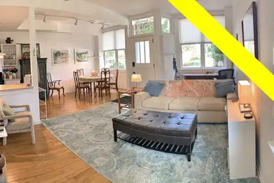 Image de Visiter la région d’Evanston pendant 3 jours ou plus? Vérifiez nous.