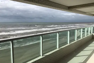 Image de Fit. Mongaguá 3 Sun. 1 Suite Mer Front Avec Piscine.