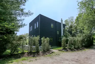 Image de Maison spacieuse moderne situé à 5 minutes de la plage