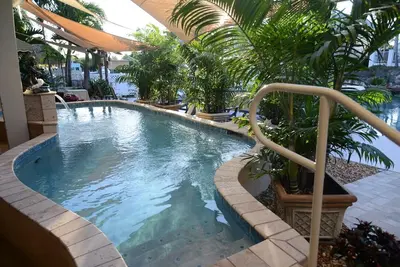 Image de Évadez-vous sans quitter les États-Unis (nouvelle piscine) RÉSERVEZ Maintenant Pour Les SPÉCIAUX Sept, Oct Et Nov!