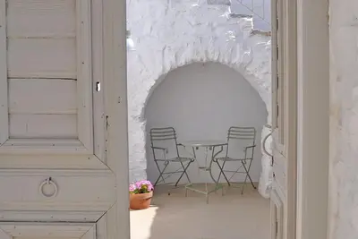 Image de Amorgos Chora- Maison élégante, cour, terrasse avec vue sur la mer