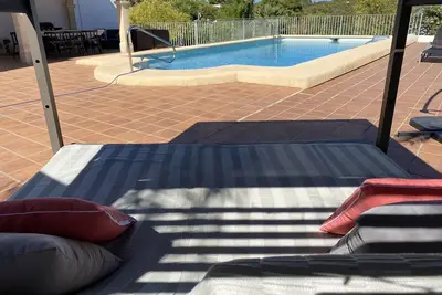 Image de Villa de luxe récemment rénovée, grande piscine privée, superbes vues et proche de la plage