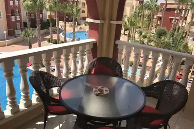 Image de Luxury 2 bed apartment which sleeps 6 over lookng the pool.