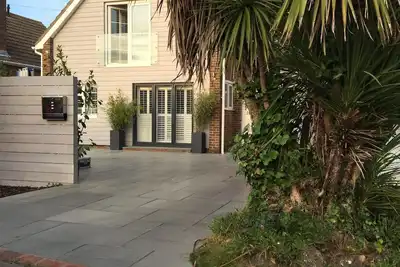 Image de Maison familiale de luxe 5 * sur un domaine maritime privé