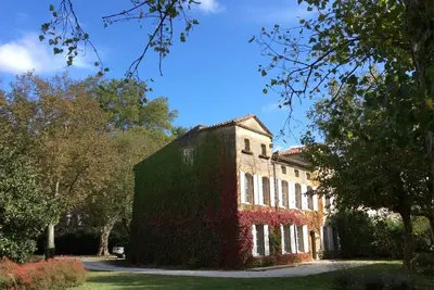 Image de Magnifique Maison de Maitre dans un magnifique parc privé avec piscine chauffée.