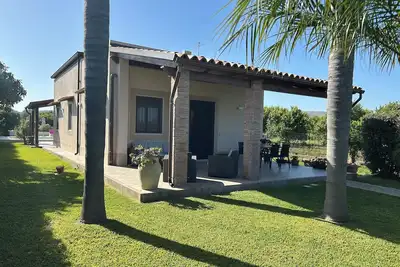 Image de Villa avec piscine Ă quelques pas de la mer de Avola et Lido di Noto.
