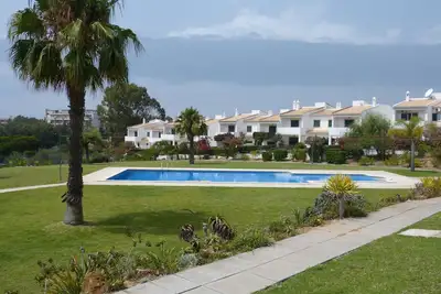 Image de Magnifique villa avec piscine, tennis, wifi, plages, vieux centre, Oura à quelques pas.