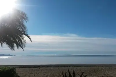 Image de Plage Privée, les Pieds Dans l'Eau, Vue Mer