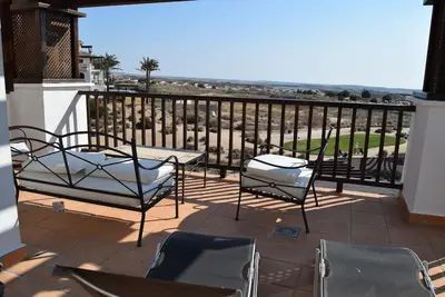 Image de # Réductions en septembre # 36 Bk 36, 2ème étage, club-house de 5 minutes, WiFi gratuit et plein ciel!