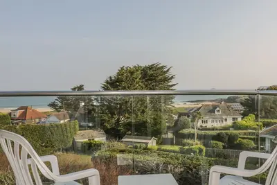 Image de Appartements 4 étoiles avec balcon et vue imprenable sur la mer