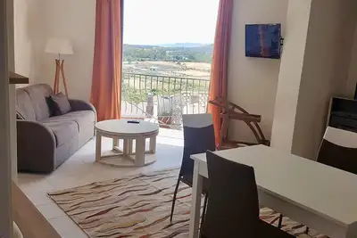 Image de Spacieux appartement de caractère entièrement rénové au coeur du centre historique