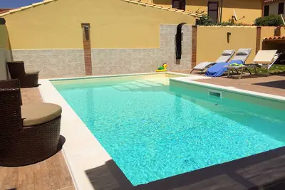 Image de Villa avec piscine à 800 mètres de la mer!