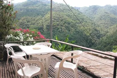 Image de Apricale - Appartement de vacances orienté plein sud avec belle terrasse (4 personnes / 1 chambres)