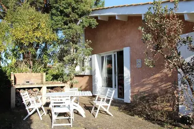 Image de A deux pas du Bassin d'Arcachon, villa lumineuse, très calme en pleine verdure.