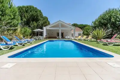 Image de Quinta do Peru I - Typical Portuguese villa, in a Golf Resort, with private pool