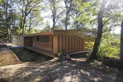 Image de Villa / maison bois en forêt / Plages à 5km - clim - 8 personnes / Bassin spa
